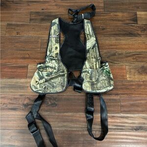 Camo Hunting Vest with Black Straps